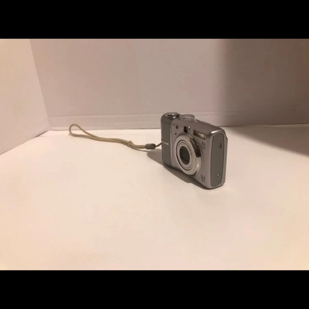 Canon Camera - Picture 3 of 8